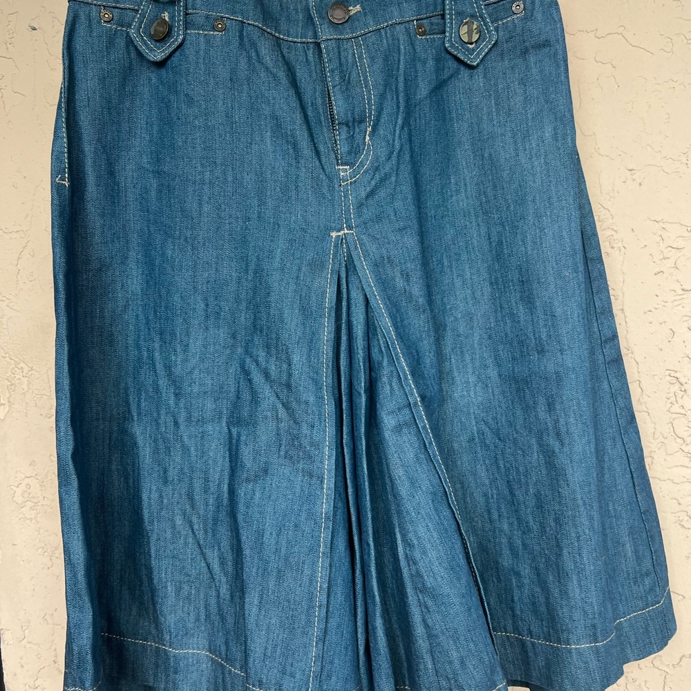 Karen Millen Indigo A-Line Skirt gently loved. last picture is the actual color.